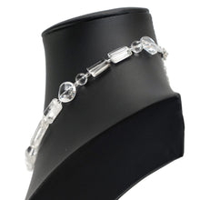 Load image into Gallery viewer, 上品なクリアカラーが美しいクォーツのショートネックレス