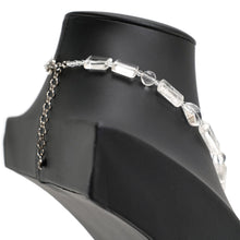 Load image into Gallery viewer, 上品なクリアカラーが美しいクォーツのショートネックレス