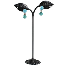 Load image into Gallery viewer, 鮮やかなブルーのターコイズとスワロフスキークリスタルの組み合わせが上品なイヤリング