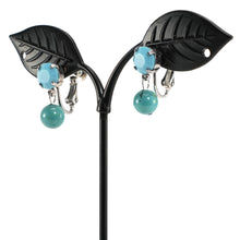 Load image into Gallery viewer, 鮮やかなブルーのターコイズとスワロフスキークリスタルの組み合わせが上品なイヤリング
