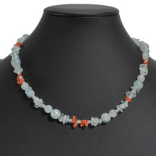 画像をギャラリービューアに読み込む, 上品な淡い水色のアクアマリンにさんごを組み合わせたネックレス