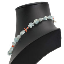 画像をギャラリービューアに読み込む, 上品な淡い水色のアクアマリンにさんごを組み合わせたネックレス