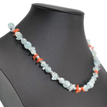 画像をギャラリービューアに読み込む, 上品な淡い水色のアクアマリンにさんごを組み合わせたネックレス
