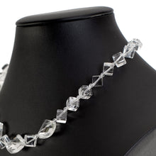 Load image into Gallery viewer, 上品なクリアカラーが美しいクォーツのショートネックレス