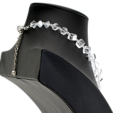 Load image into Gallery viewer, 上品なクリアカラーが美しいクォーツのショートネックレス