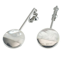 Load image into Gallery viewer, イヤリング 白蝶貝 ホワイト ラウンド 150167