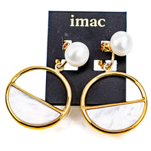 Load image into Gallery viewer, イヤリング 淡水パール 白蝶貝 ホワイト ゴールド フープ 150168