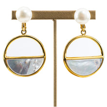 Load image into Gallery viewer, イヤリング 淡水パール 白蝶貝 ホワイト ゴールド フープ 150168
