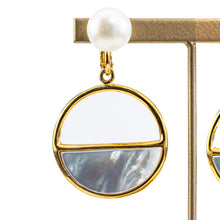 Load image into Gallery viewer, イヤリング 淡水パール 白蝶貝 ホワイト ゴールド フープ 150168