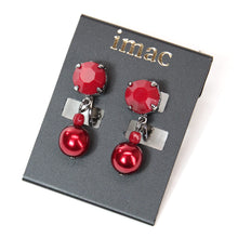 画像をギャラリービューアに読み込む, ボヘミアングラスの深い赤が美しいイヤリング