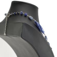 画像をギャラリービューアに読み込む, 様々なフォルムの天然石ソーダライトロングネックレス