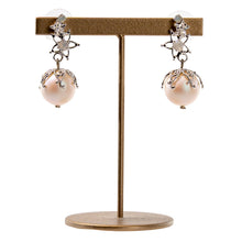 画像をギャラリービューアに読み込む, 大粒のパールが揺れる星モチーフのピアス