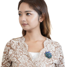 画像をギャラリービューアに読み込む, ラインストーンがきらめくビジューブローチ