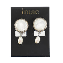 画像をギャラリービューアに読み込む, 上品な光沢が美しい白蝶貝のイヤリング