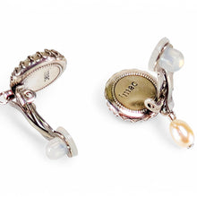 画像をギャラリービューアに読み込む, 上品な光沢が美しい白蝶貝のイヤリング