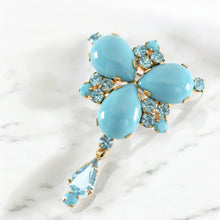 画像をギャラリービューアに読み込む, 上質なボヘミアングラスとスワロフスキークリスタルをふんだんにあしらったブローチ