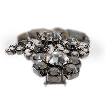 Load image into Gallery viewer, バレッタ ラインストーン グレー ホワイト クリアカラー フラワー 留金6cm 153074