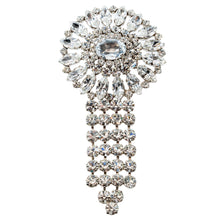 画像をギャラリービューアに読み込む, スワロフスキークリスタルをふんだんにあしらったブローチ
