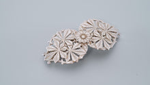 ギャラリービューアバレッタ レースメタル シルバー フラワー リーフ 留金9cm 122681に読み込んでビデオを見る