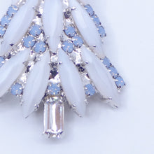 画像をギャラリービューアに読み込む, ブローチ ボヘミアングラス ラインストーン パール クリスマスツリー ホワイト ブルー 139257