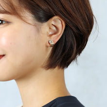 Load image into Gallery viewer, イヤリング ラインストーン クリアカラー スクエア 053364