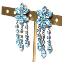 Load image into Gallery viewer, イヤリング ラインストーン ブルー フラワー 084720 メール便