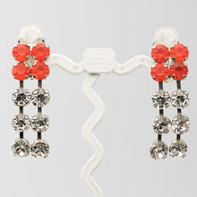 Load image into Gallery viewer, 【バチェラー・ジャパン出演者着用】イヤリング ラインストーン オレンジ クリアカラー 087163