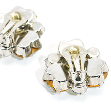 Load image into Gallery viewer, 大粒のラインストーンが煌めくビジューイヤリング