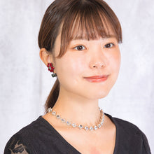 Load image into Gallery viewer, イヤリング ラインストーン レッド グリーン フラワー 092076 メール便