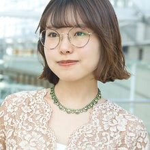 画像をギャラリービューアに読み込む, レースのようなデザインに輝くラインストーンが特徴の、オリジナルデザインのネックレス