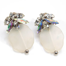 Load image into Gallery viewer, イヤリング ラインストーン ボヘミアングラス クリアカラー ホワイト 110997