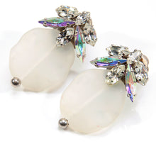 Load image into Gallery viewer, イヤリング ラインストーン ボヘミアングラス クリアカラー ホワイト 110997