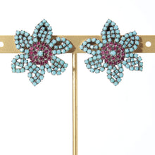 Load image into Gallery viewer, モード感溢れるフラワーモチーフのイヤリング