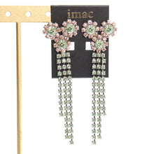 Load image into Gallery viewer, スワロフスキークリスタルをふんだんにあしらった、花モチーフのロングイヤリング