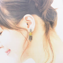 画像をギャラリービューアに読み込む, ピアス ラインストーン イエロー クリアカラー 124728