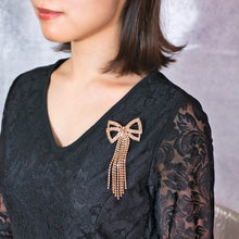 Load image into Gallery viewer, ブローチ ラインストーン ゴールド リボン 126222