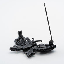 画像をギャラリービューアに読み込む, 蝶々モチーフのラインストーンブローチ