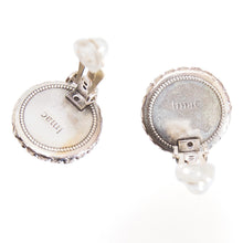 Load image into Gallery viewer, 鮮やかなブルーが美しいラピスラズリのイヤリング