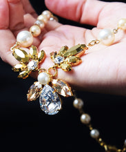 画像をギャラリービューアに読み込む, スワロフスキークリスタルのきらめきとパールの輝きが美しいネックレス