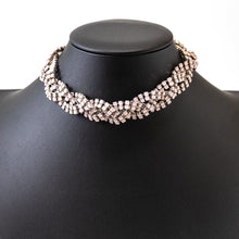 画像をギャラリービューアに読み込む, スワロフスキークリスタルとボヘミアングラスを組み合わせた、チョーカータイプのネックレス