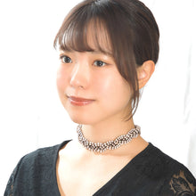 画像をギャラリービューアに読み込む, スワロフスキークリスタルとボヘミアングラスを組み合わせた、チョーカータイプのネックレス