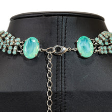 画像をギャラリービューアに読み込む, スワロフスキークリスタルとボヘミアングラスを組み合わせた、チョーカータイプのネックレス