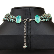 画像をギャラリービューアに読み込む, スワロフスキークリスタルとボヘミアングラスを組み合わせた、チョーカータイプのネックレス