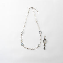 画像をギャラリービューアに読み込む, 黒蝶貝の上品な光沢が美しいネックレス