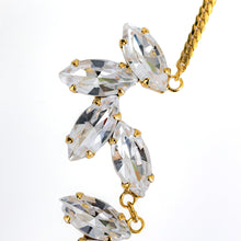 Load image into Gallery viewer, 【TV着用モデル】ネックレス ラインストーン ゴールド クリアカラー ボタニカル 39cm ショート 144353