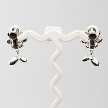 画像をギャラリービューアに読み込む, 【谷本安美さん着用】イヤリング ラインストーン パール クリアカラー フラワー 145676