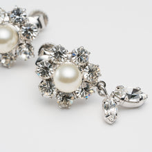 画像をギャラリービューアに読み込む, 【谷本安美さん着用】イヤリング ラインストーン パール クリアカラー フラワー 145676