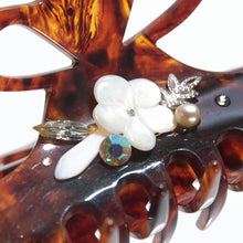 画像をギャラリービューアに読み込む, ヘアクリップ 白蝶貝 淡水パール ボヘミアングラス ラインストーン フラワー ホワイト クリアカラー ブラウン 145700
