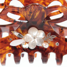 画像をギャラリービューアに読み込む, ヘアクリップ 白蝶貝 淡水パール ボヘミアングラス ラインストーン フラワー ホワイト クリアカラー ブラウン 145700