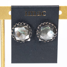 画像をギャラリービューアに読み込む, 上品な光沢が美しい黒蝶貝のイヤリング